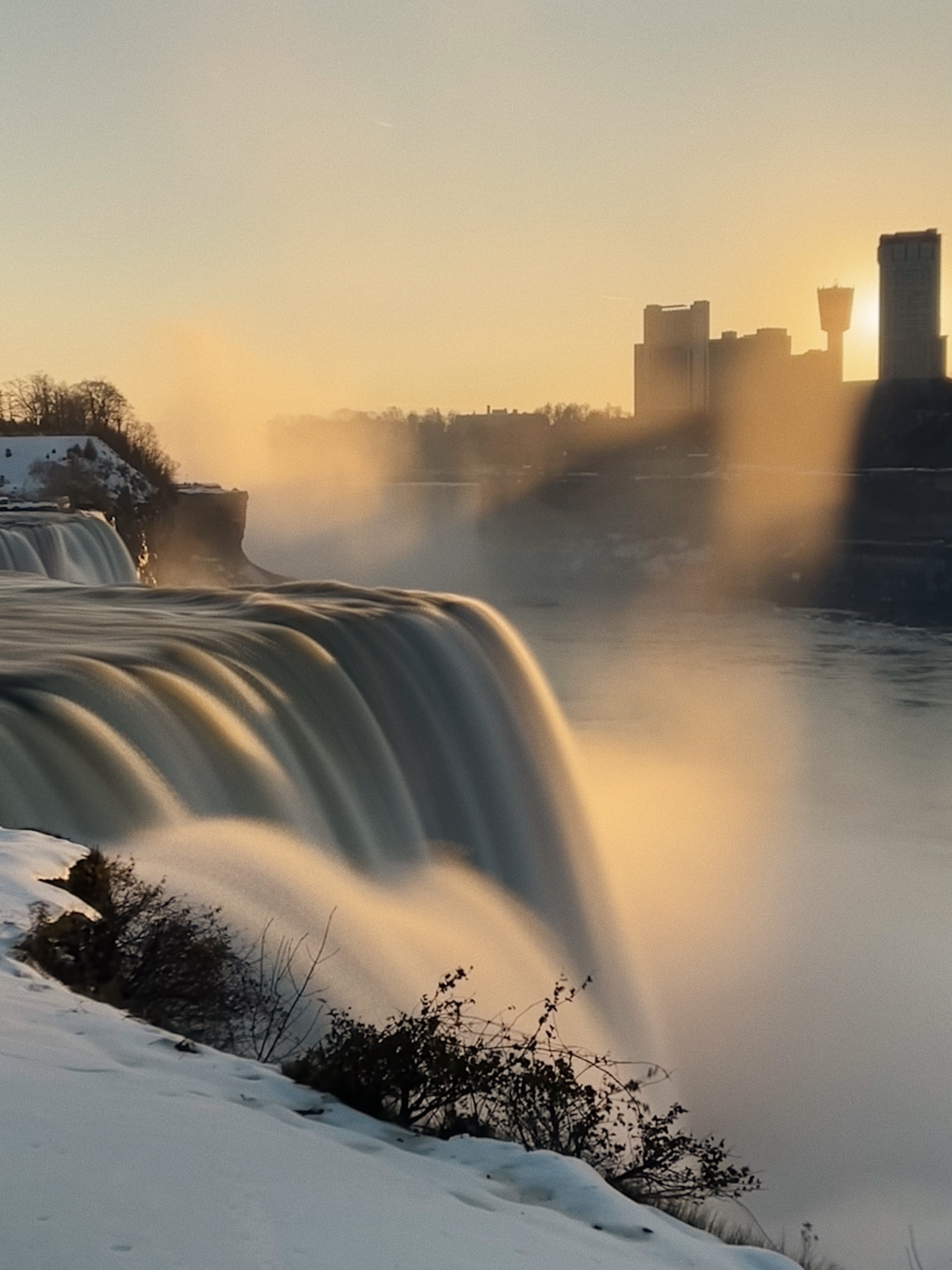 The incredible sunset in Niagara Fall